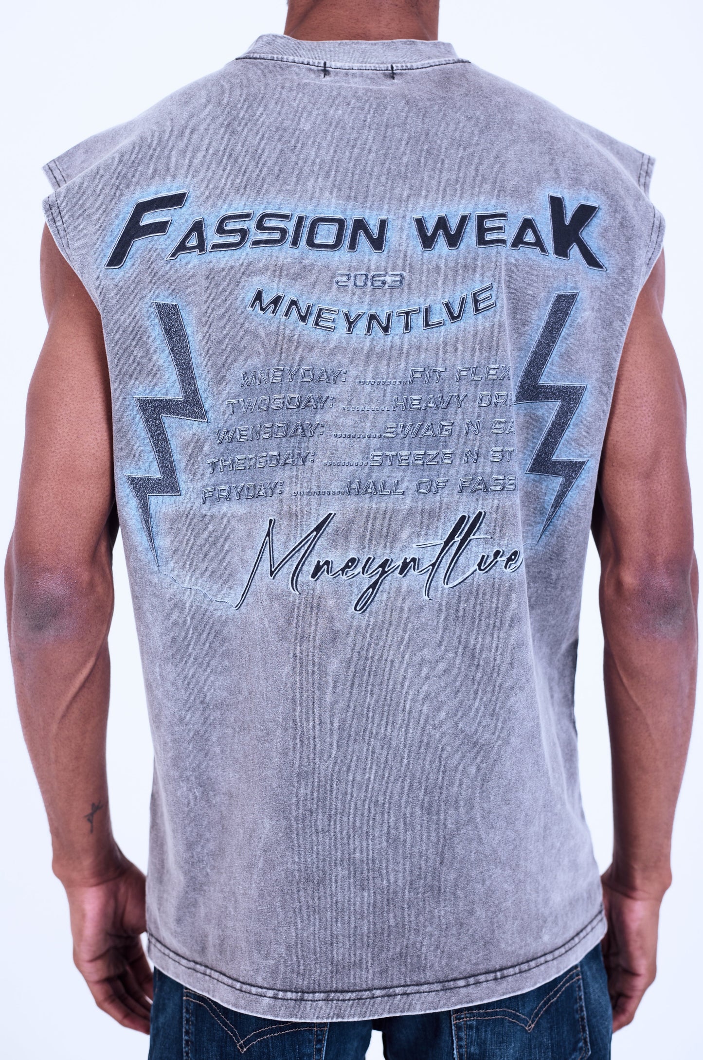 "Fassion Weak" Sleeveless T-Shirt